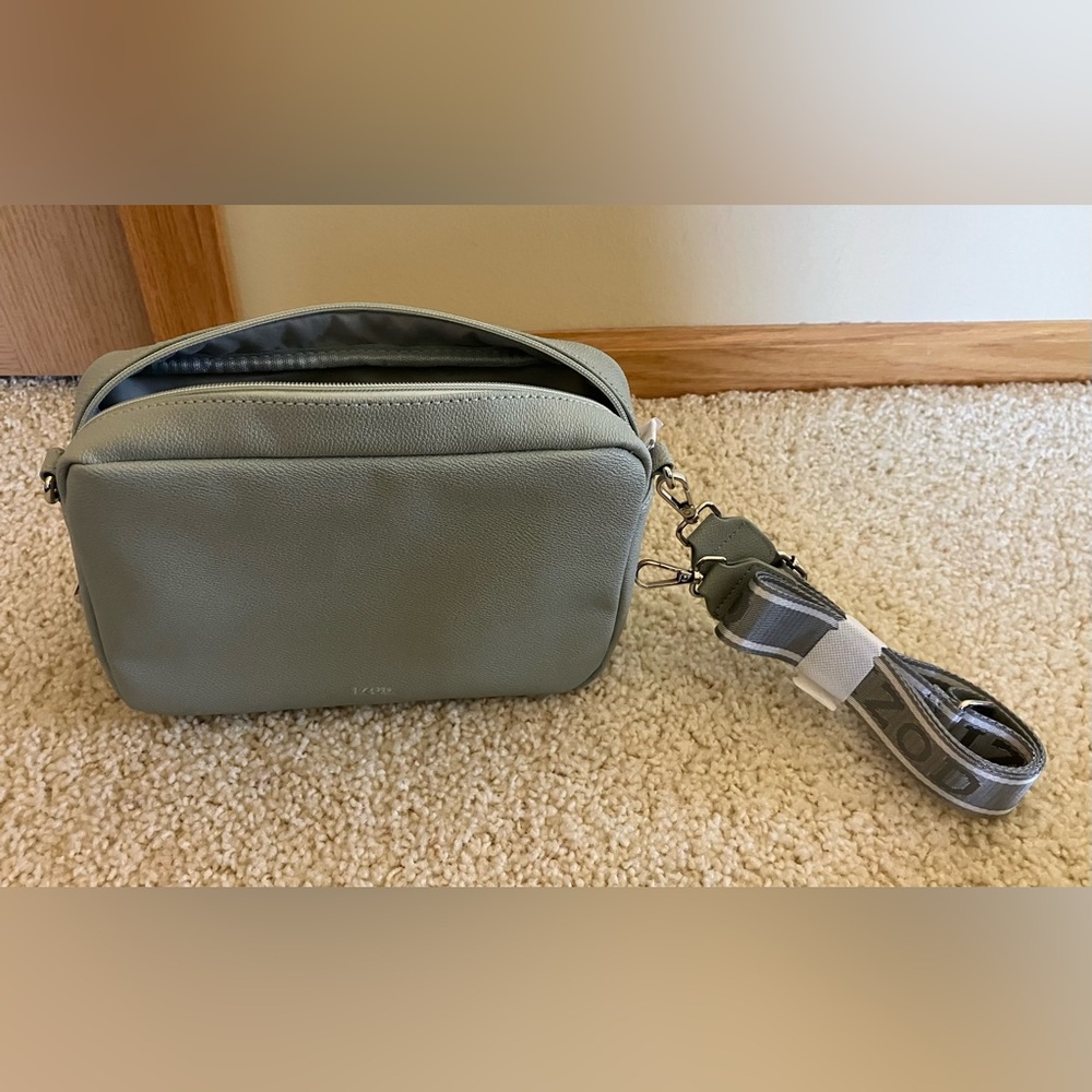 IZOD Cross body purse